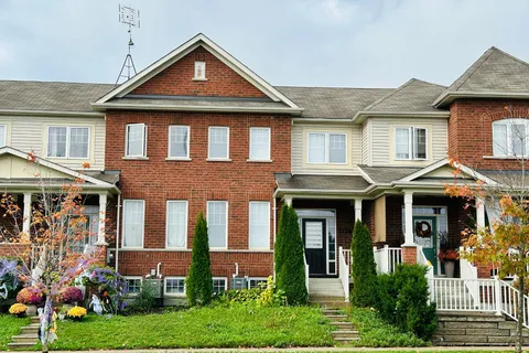 2126 Green Road, ON L1C 0L7