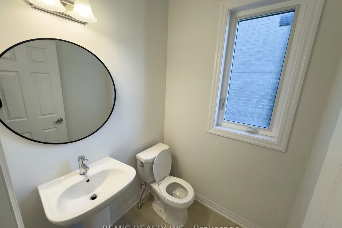 242 Flood Avenue, ON L1B 0W8