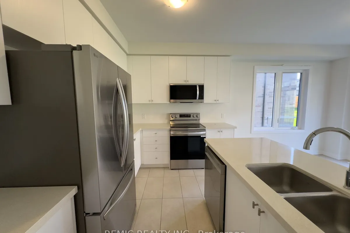 242 Flood Avenue, ON L1B 0W8