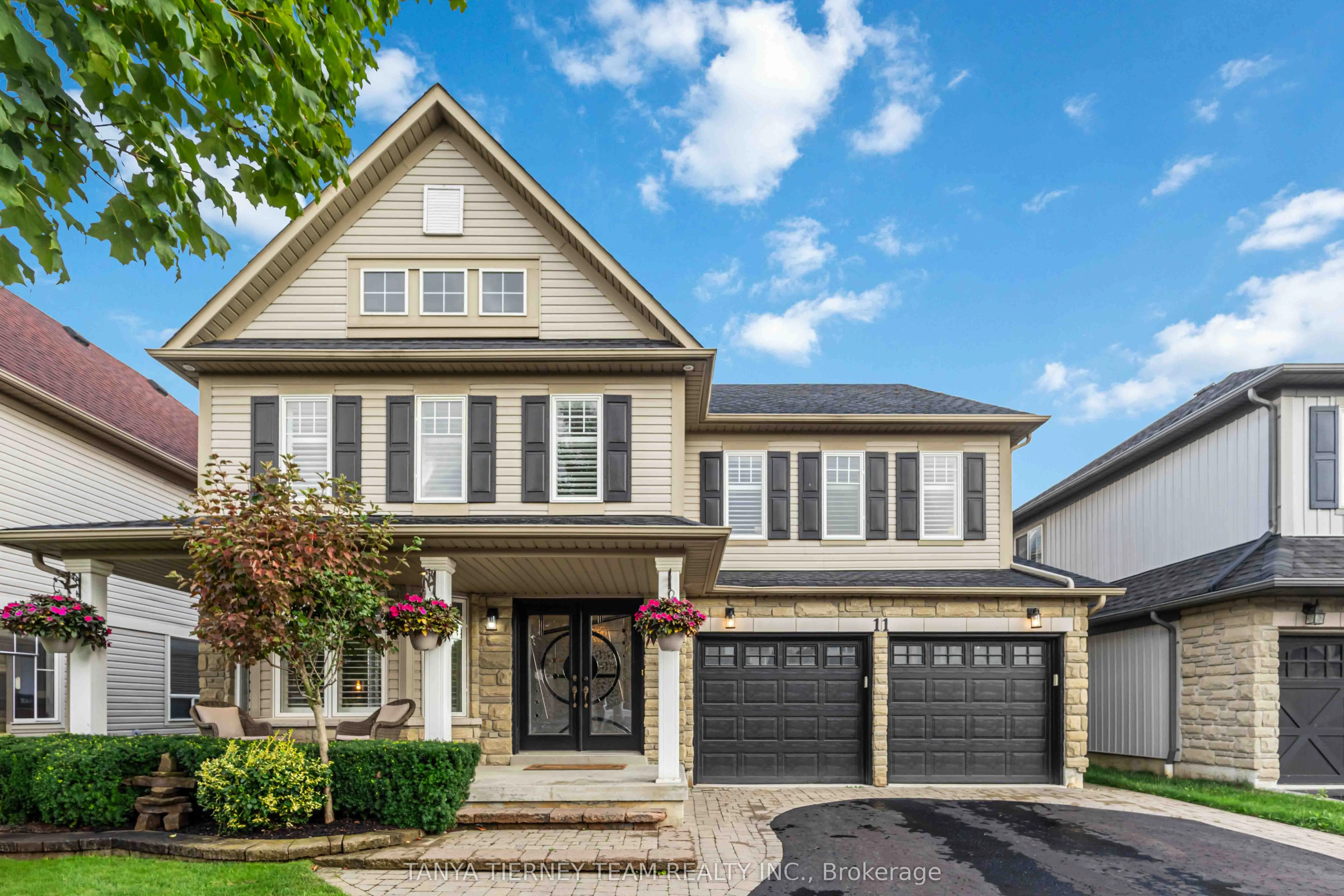 11 Claridge Crescent, ON L1R 3E2