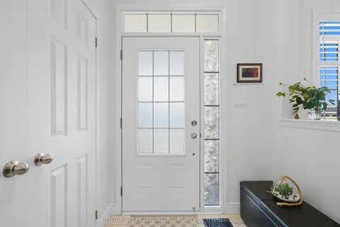 14 Drayton Avenue, ON L1T 0N9