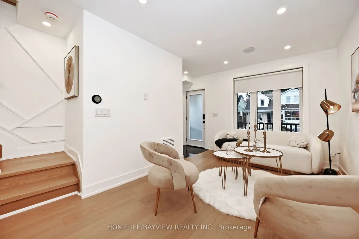 286 Springdale Boulevard, ON M4C 2A2