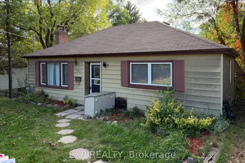 1914 Liverpool Road, ON L1V 1W5