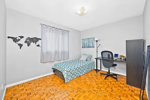 17 Tineta Crescent, ON M1S 2Y5