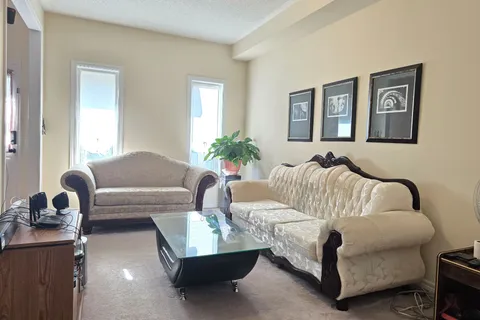 2480 Earl Grey Avenue, ON L1X 0B9