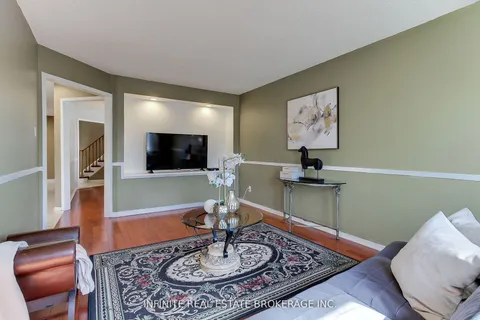 70 sable Crescent, ON L1R 1Y6