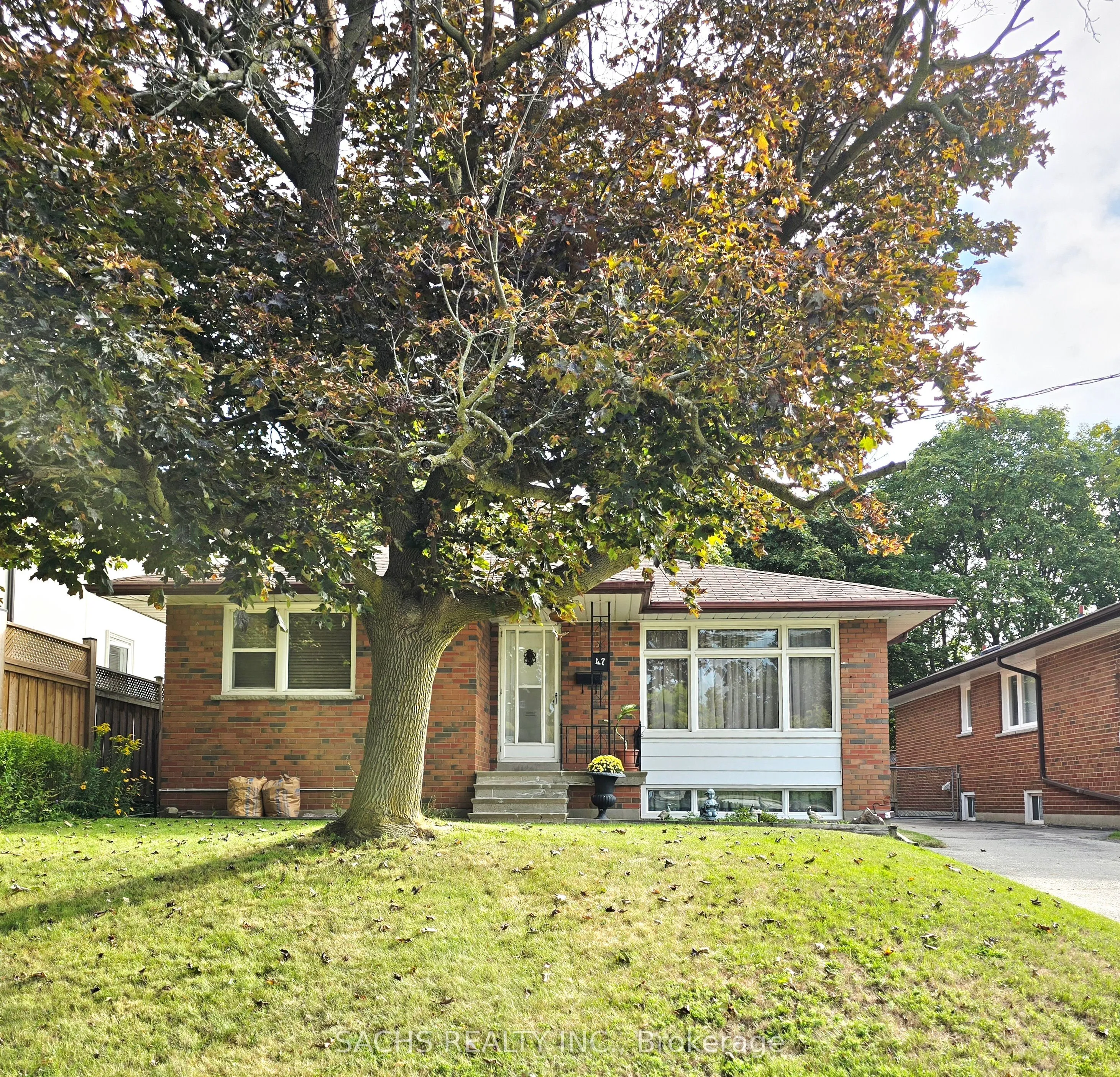 47 HEATHERINGTON Drive, ON M1T 1N3