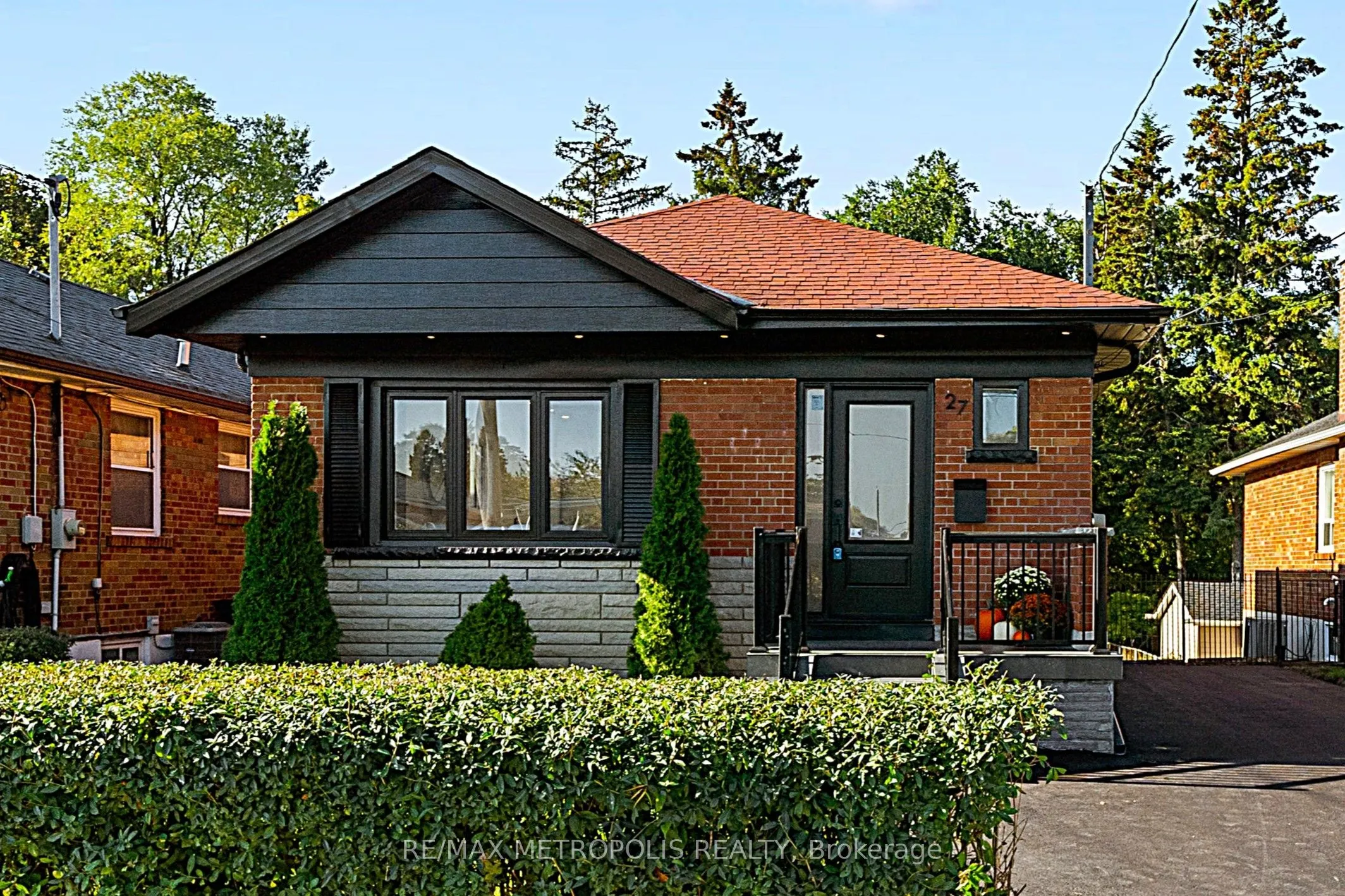 27 Gully Drive, ON M1K 4W3