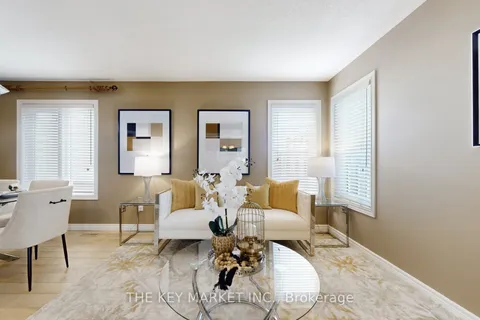 3 Cranborne Crescent, ON L1M 2M2