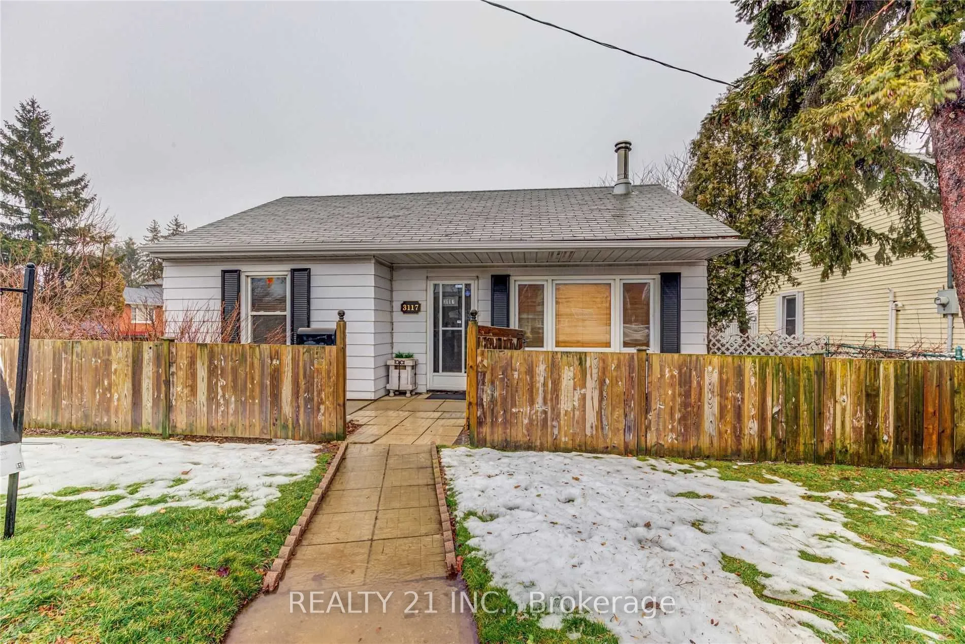 3117 St Clair Avenue, ON M1L 1T9