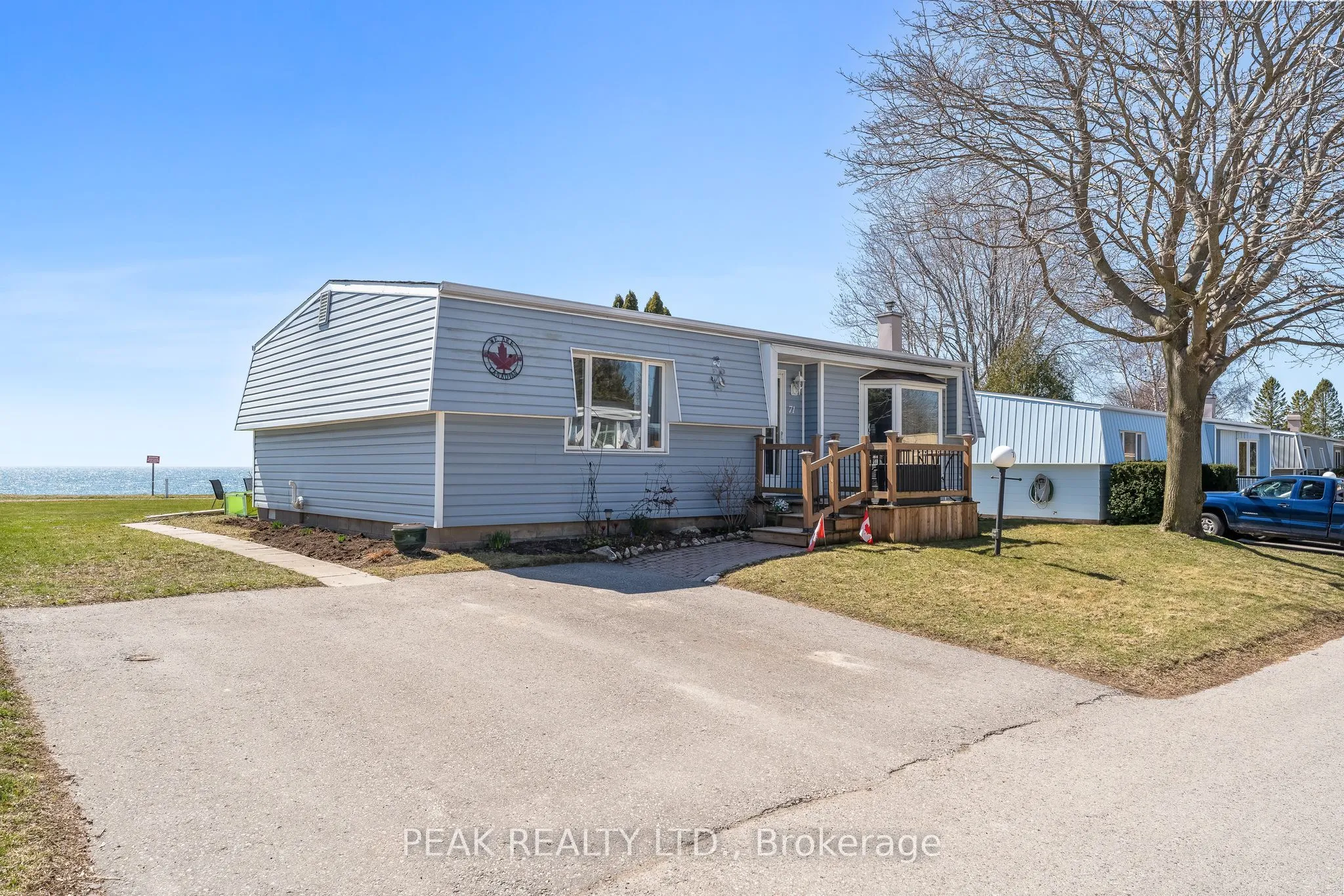 71 Bluffs Road, ON L1B 1A6