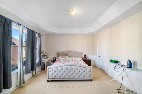 9 Coates Of Arms Lane, ON L1T 3S2