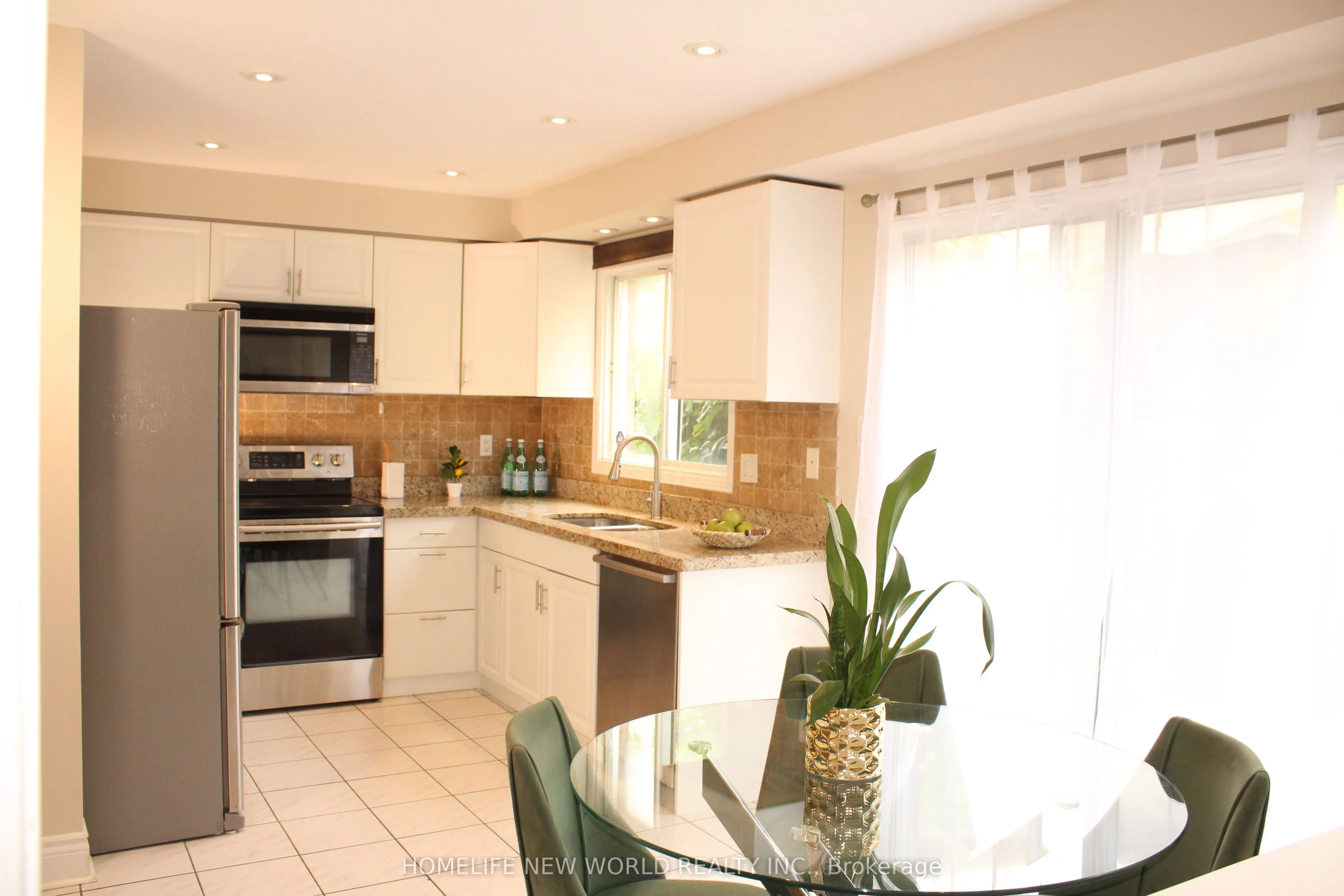 100 Bassett Boulevard, ON L1N 8X3