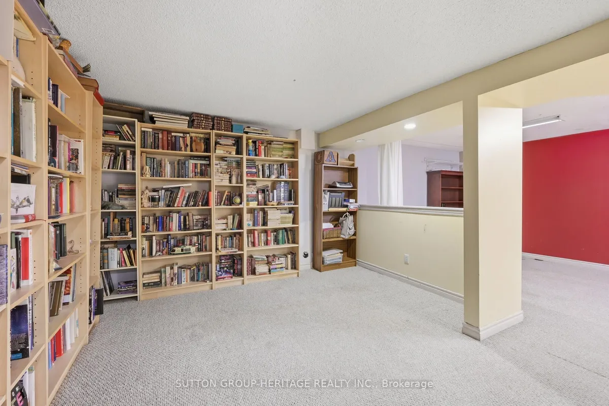 29 Glenmount Court, ON L1N 5M7