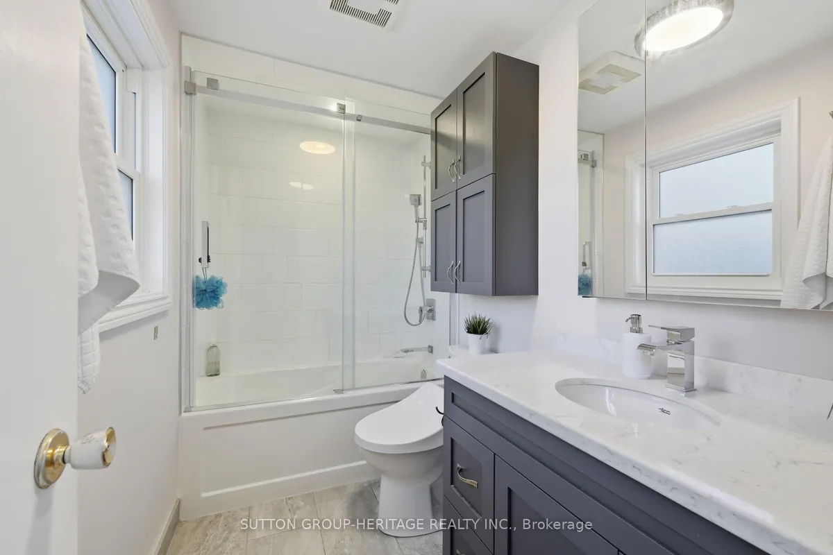 29 Glenmount Court, ON L1N 5M7