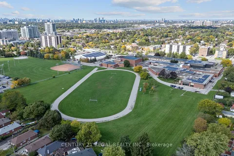 106 FLORA Drive, ON M1P 1A8