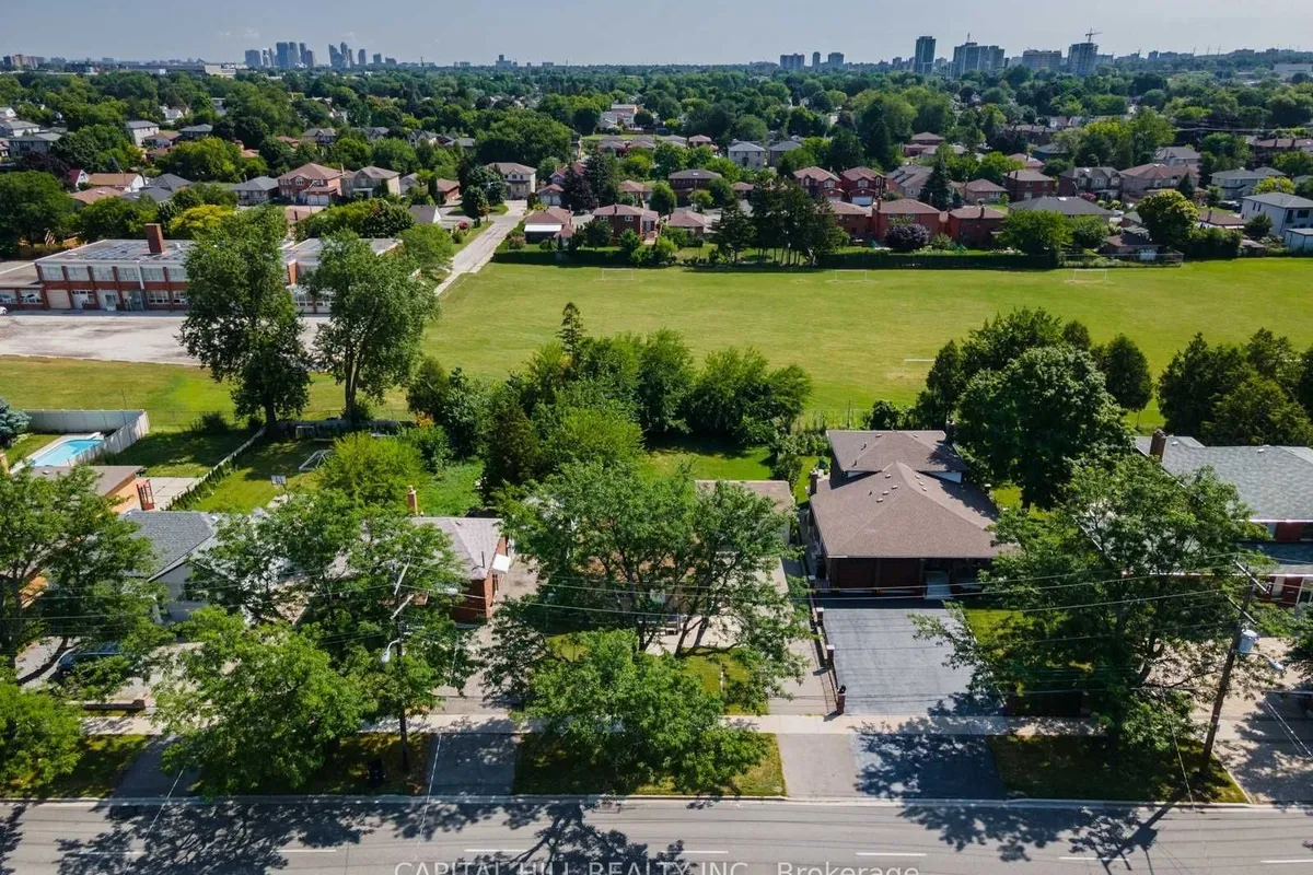 1223 B Pharmacy Avenue, ON M1R 2H8