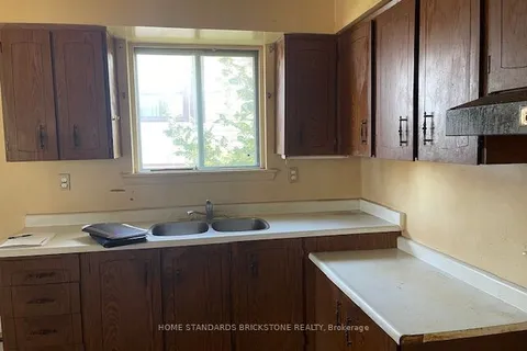 45 Hildenboro Square, ON M1W 1Y2