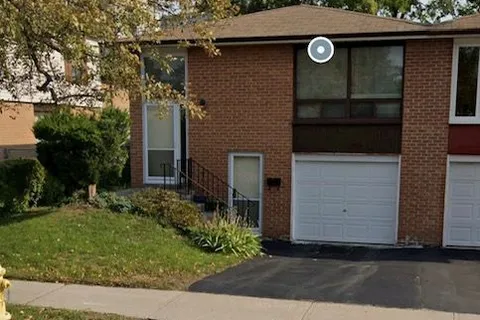 45 Hildenboro Square, ON M1W 1Y2