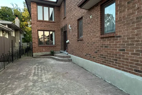 719 Keates Avenue, ON L1H 7Y3