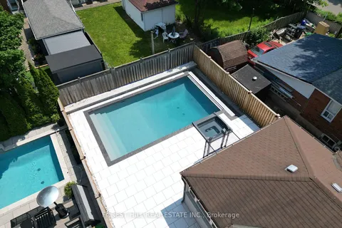 21 Presteign Avenue, ON M4B 3A9