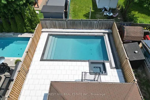 21 Presteign Avenue, ON M4B 3A9