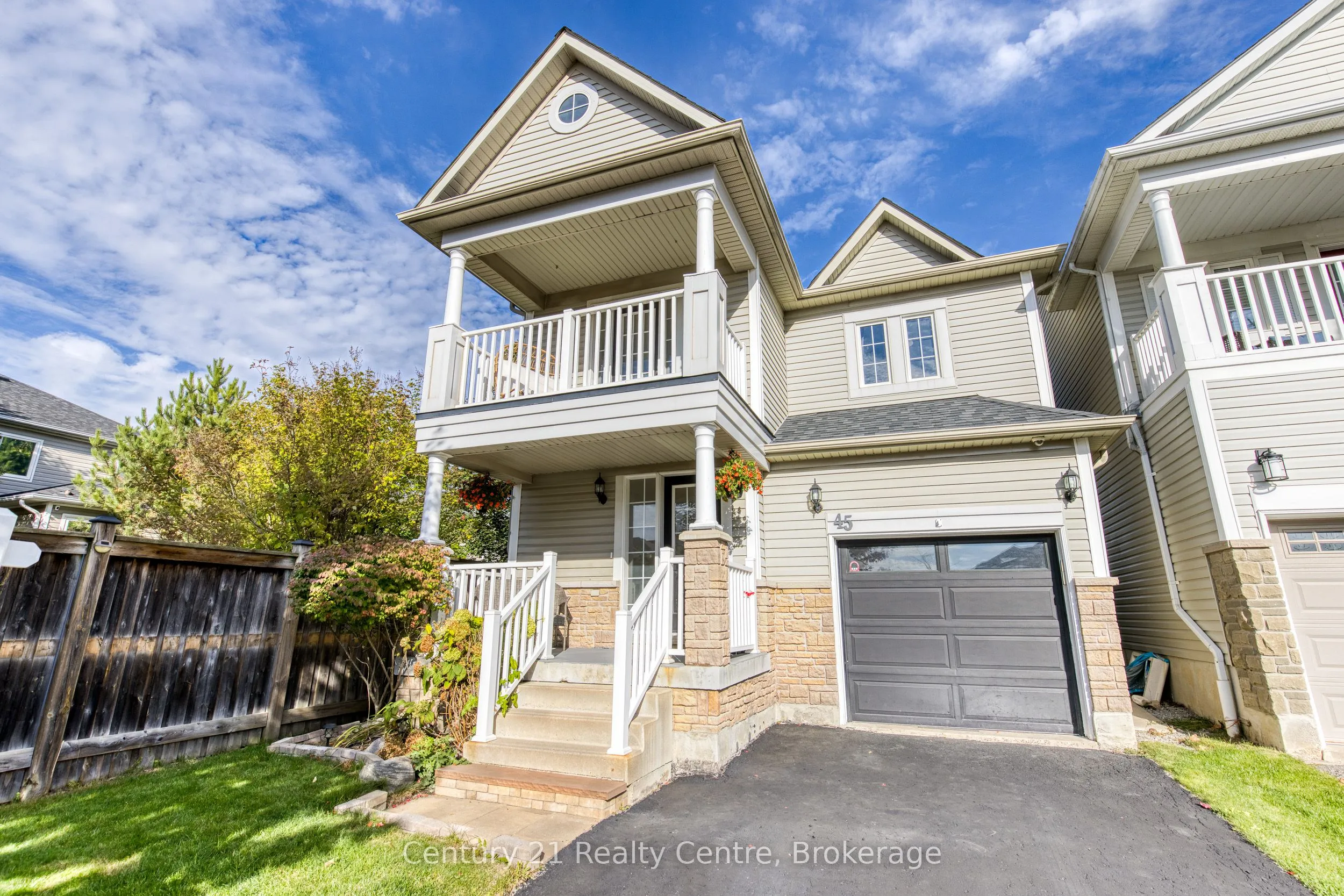 45 Hatch Street, ON L1M 2H9