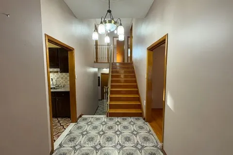 27 TERRYHILL Crescent, ON M1S 3X2