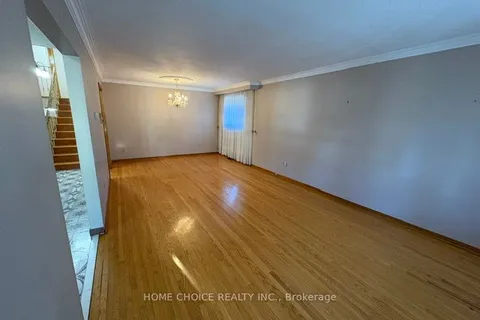 27 TERRYHILL Crescent, ON M1S 3X2