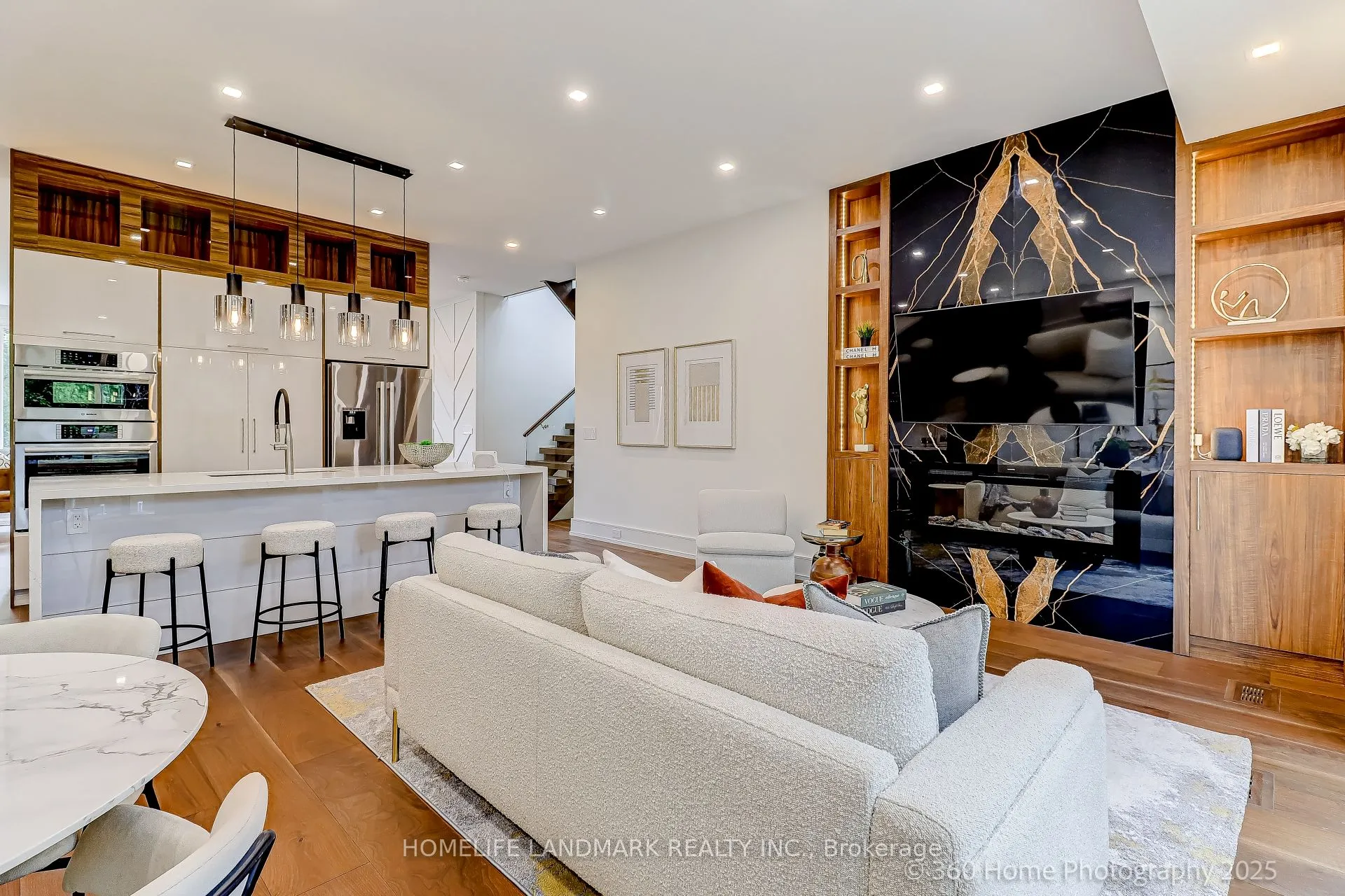 38 Norlong Boulevard, ON M4C 3W7