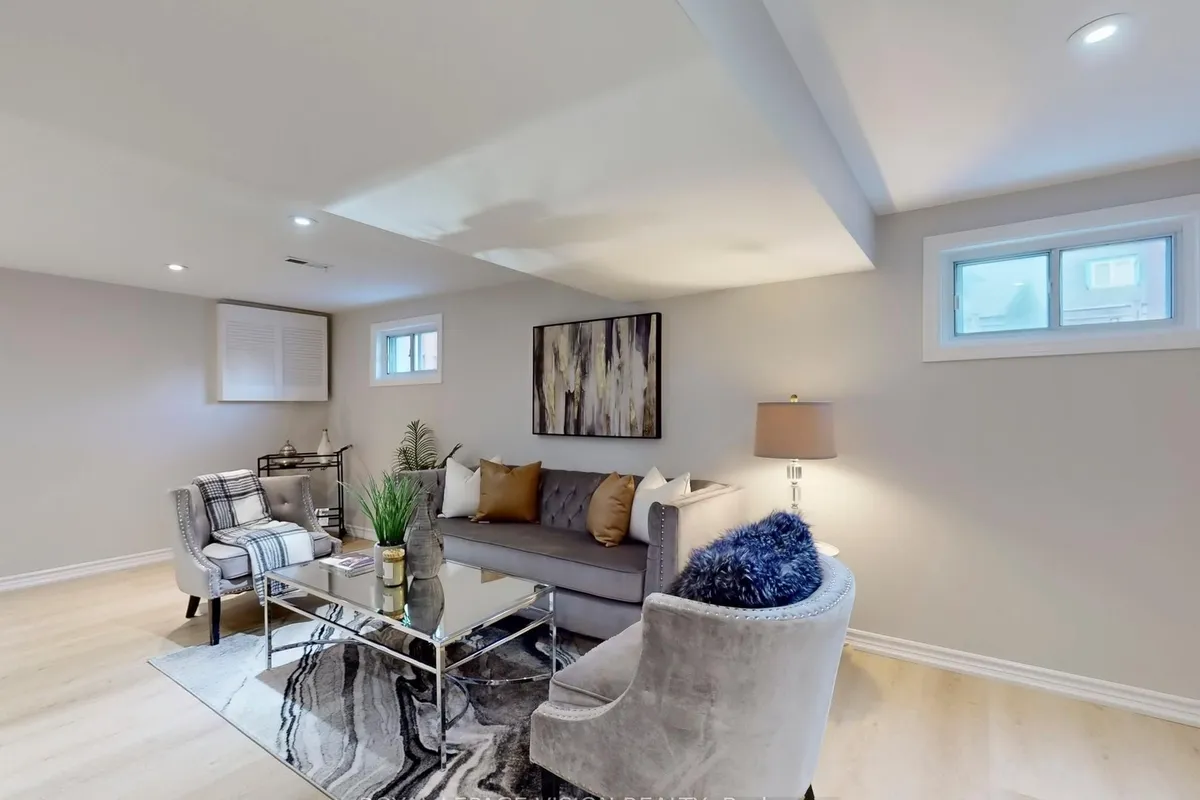 54 Bledlow Manor Drive, ON M1E 1B2