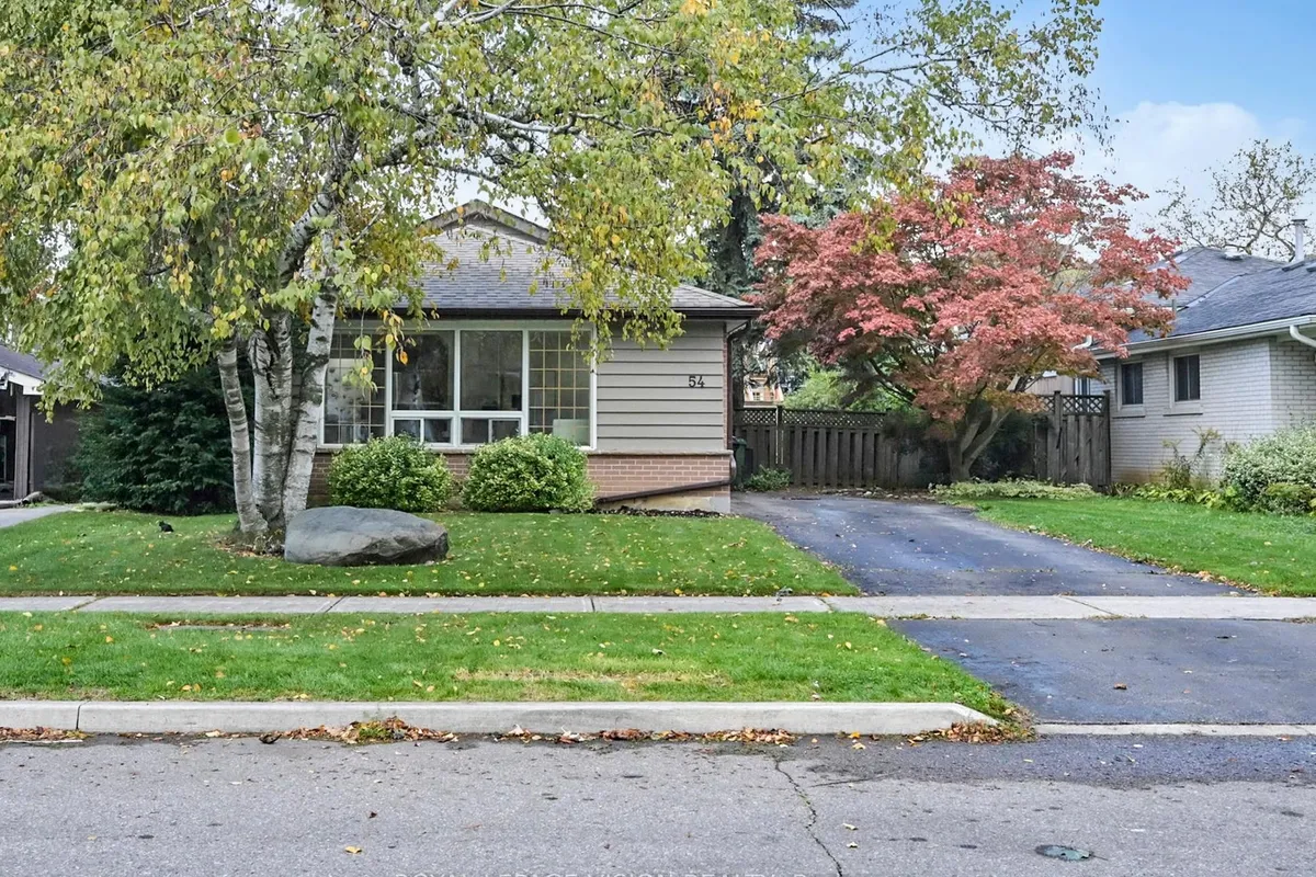 54 Bledlow Manor Drive, ON M1E 1B2