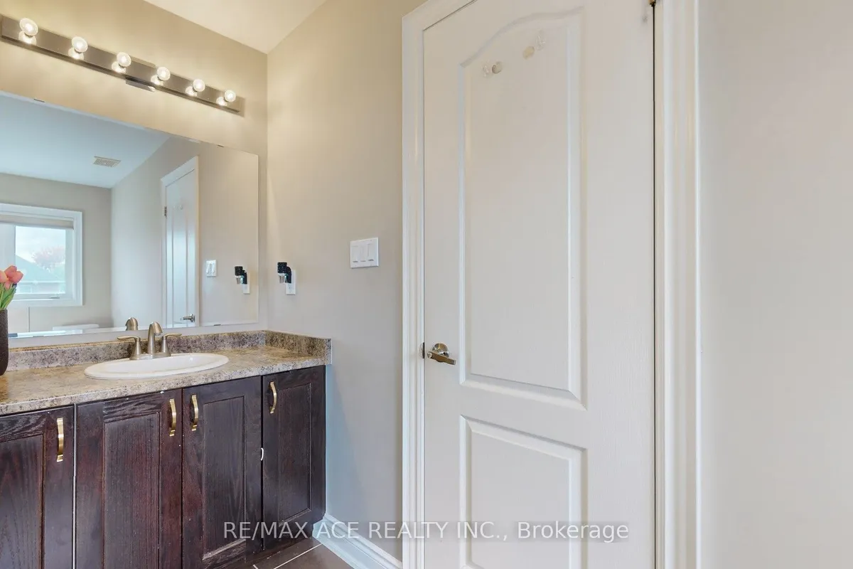 5 Beverton Crescent, ON L1T 0L8