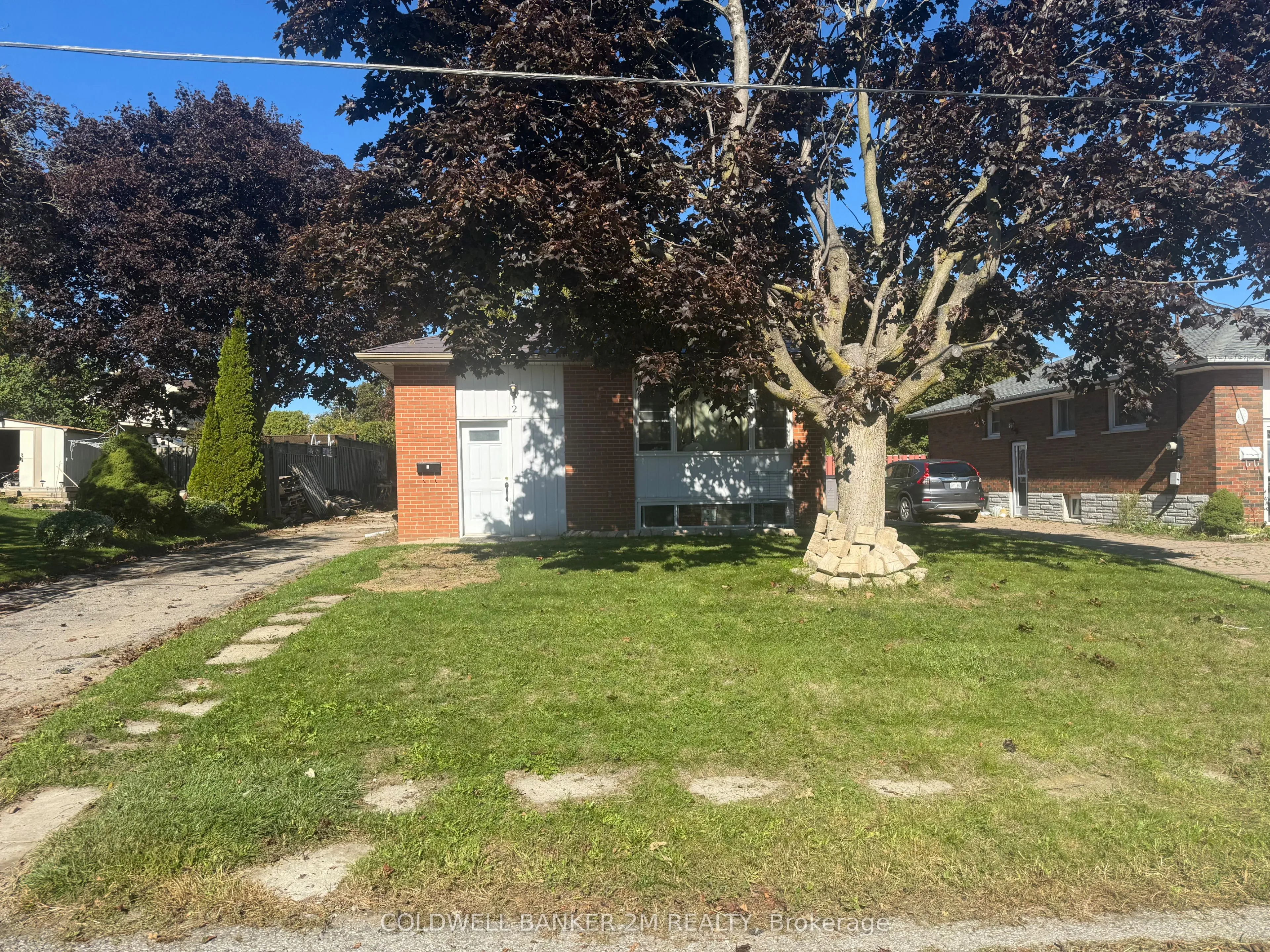 2 Summerfield Court, ON L1C 2E7