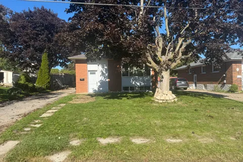 2 Summerfield Court, ON L1C 2E7