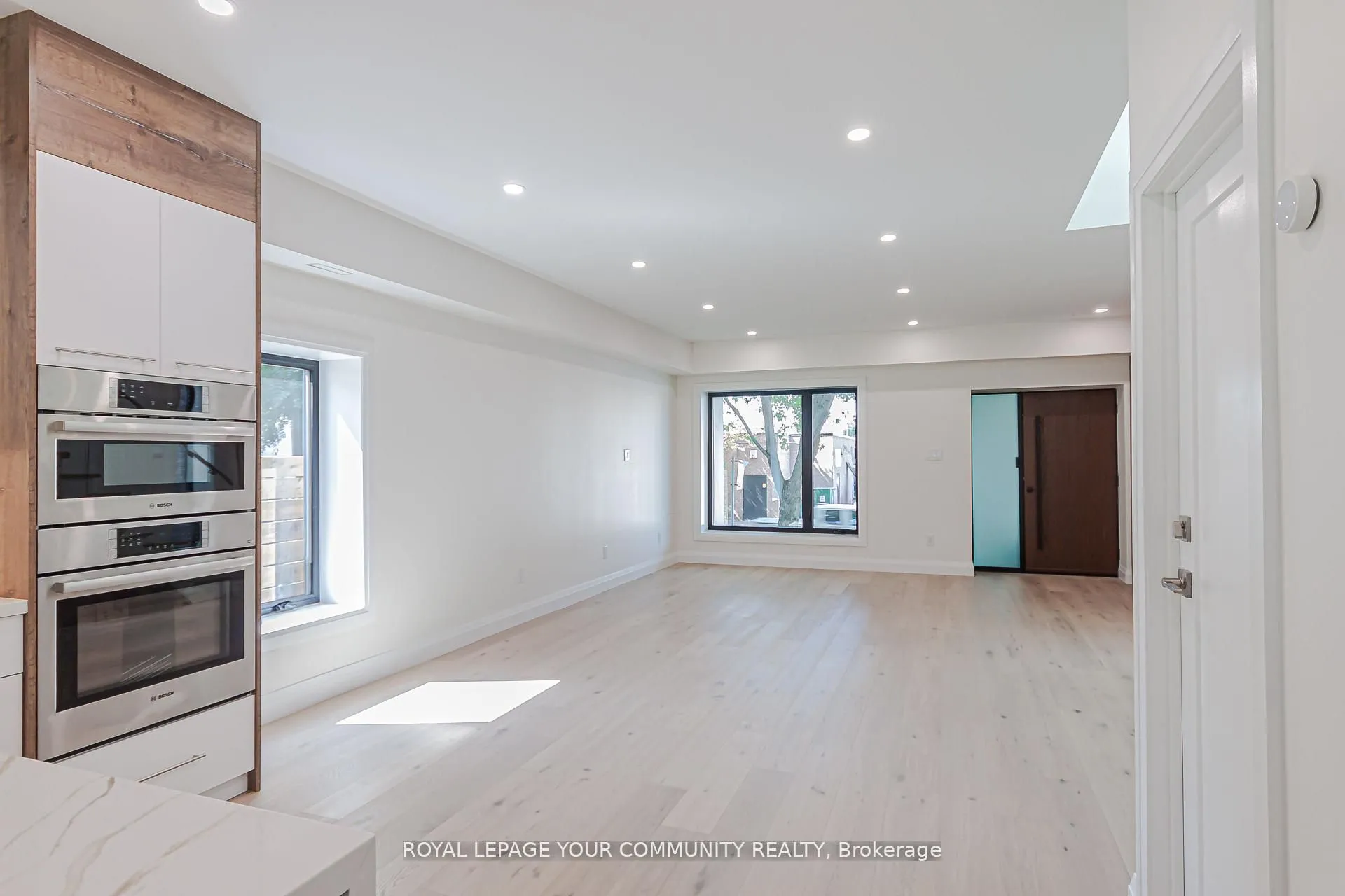 89 Gainsborough Road, ON M4L 3C3