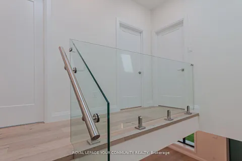 89 Gainsborough Road, ON M4L 3C3