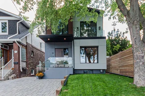 89 Gainsborough Road, ON M4L 3C3