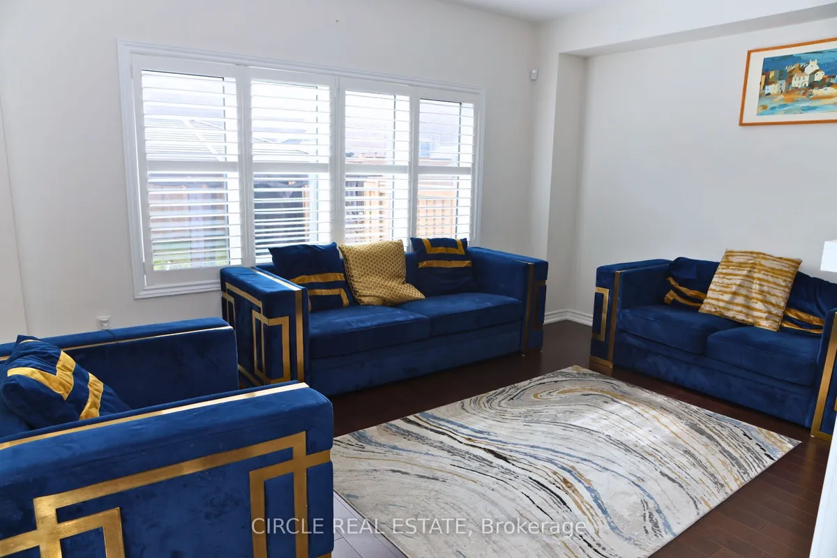 295 Northglen Boulevard, ON L1C 3K2