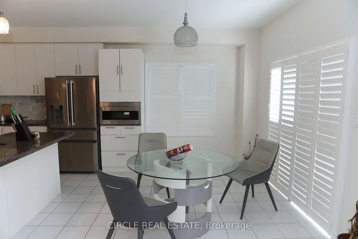 295 Northglen Boulevard, ON L1C 3K2