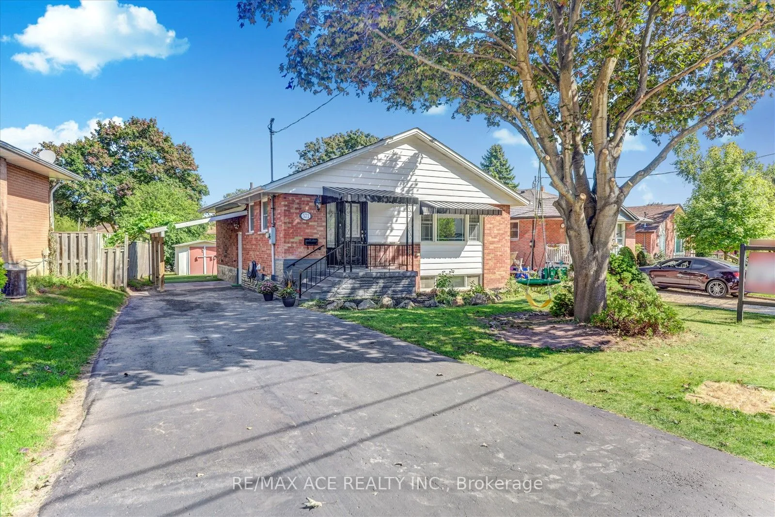 571 Farewell Street, ON L1H 6M9