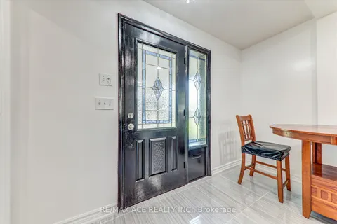 571 Farewell Street, ON L1H 6M9