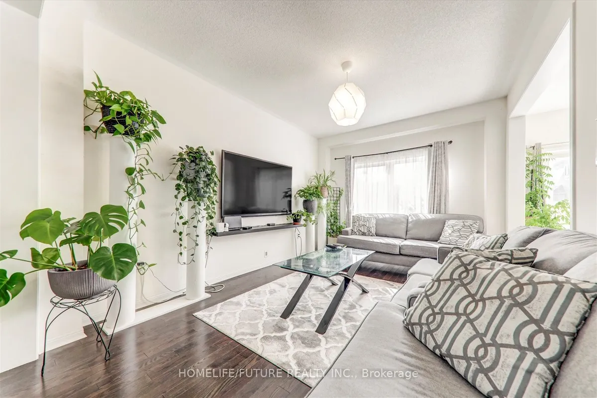 47 Henry Smith Avenue, ON L1C 0W1