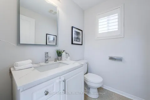 555 Shaftsbury Street, ON L1K 2V8