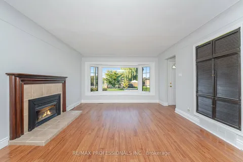 11 Jeanette Street, ON M1M 3G2