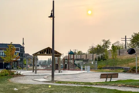 74 Caspian Square, ON L1C 7G4