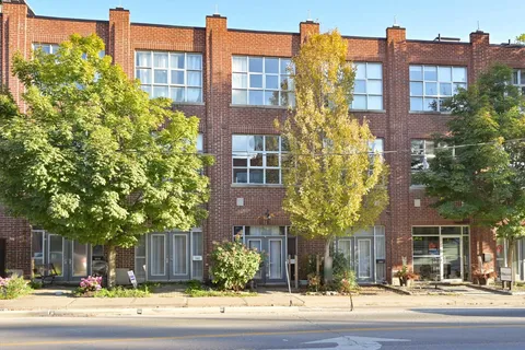 1095 DUNDAS Street, ON M4M 1R9