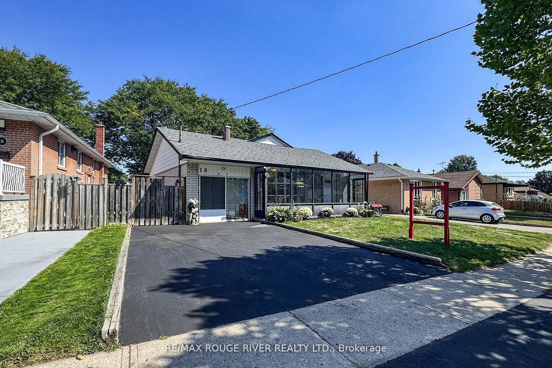 18 Darlingside Drive, ON M1E 3N8