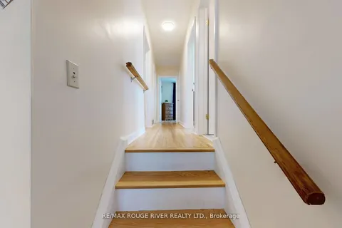 18 Darlingside Drive, ON M1E 3N8