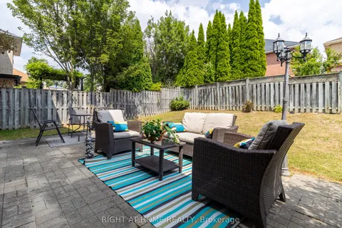 1887 Fairport Road, ON L1V 1T5